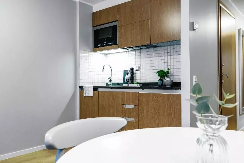 スタンダードスタジオ, Biz Apartment Gärdet