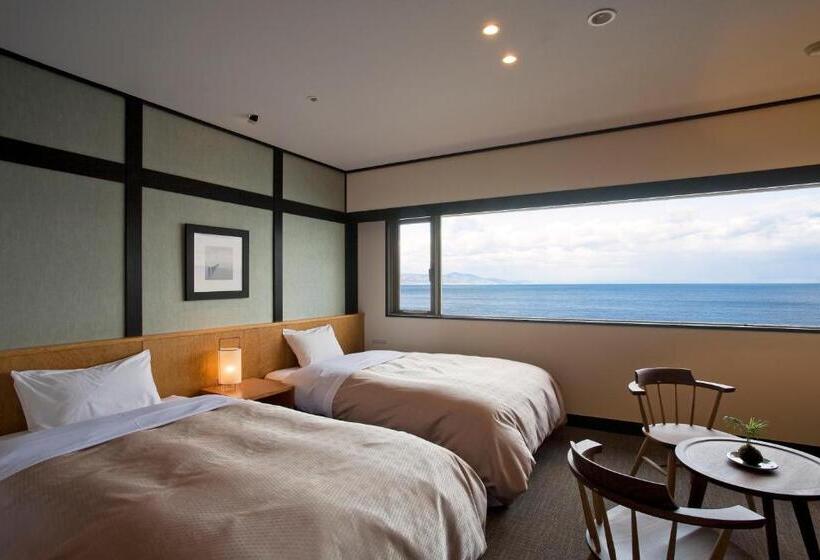 غرفة عائلية مطلّة علي البحر, Awaji International Hotel The Sunplaza