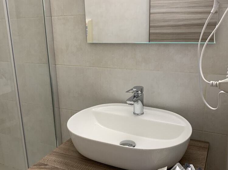 Pokój Premium, Cairoli