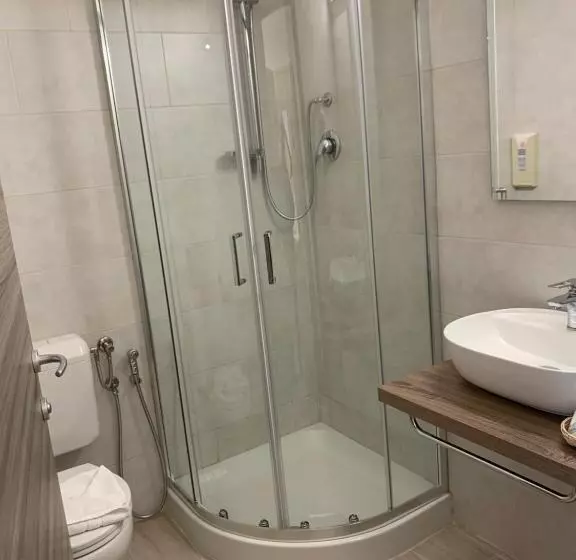 Standard-huone, Cairoli