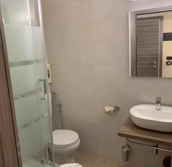 Standard-huone, Cairoli