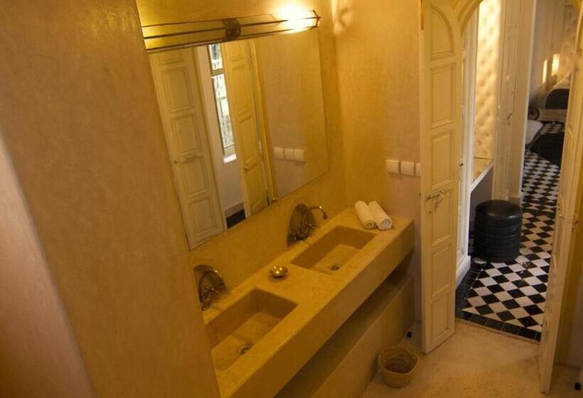 Suite Superior, Dar Crystal