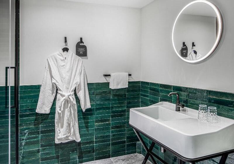 غرفة قياسية, Ferre Miraflores