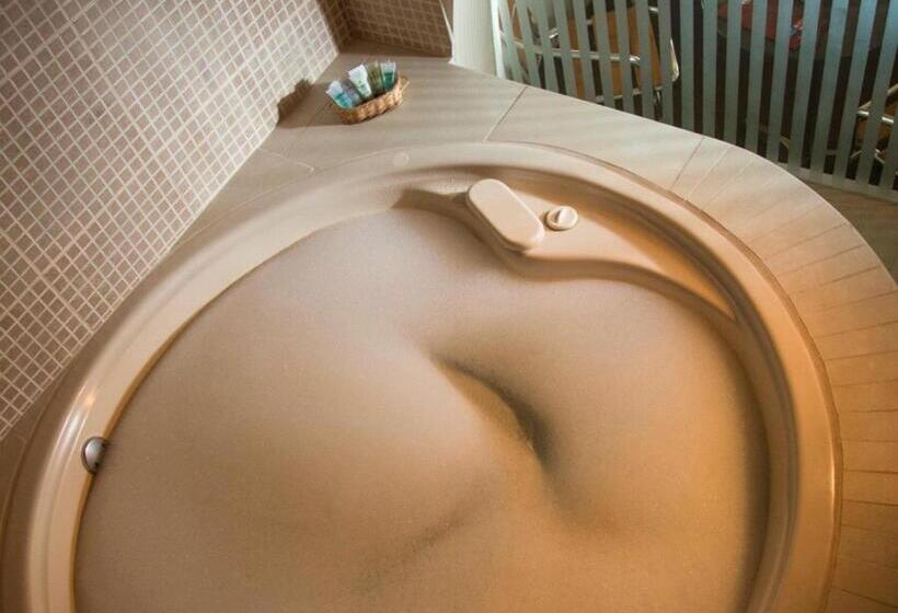 جناح جونيور, Ferre Miraflores