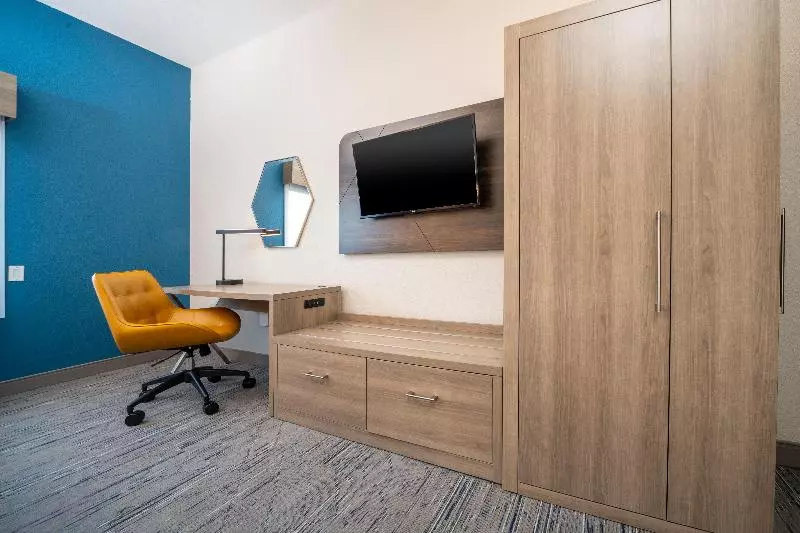 キングサイズベッドのスタンダードルーム, Holiday Inn Express And Suites Atlanta Johns Creek, An Ihg