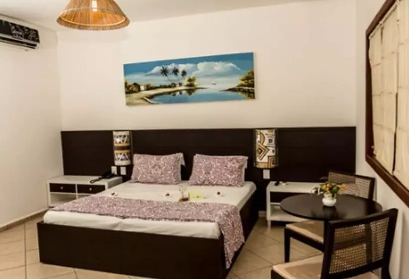 Standardzimmer, Il Nuraghe