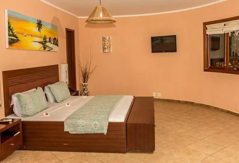 Suite mit Poolblick, Il Nuraghe