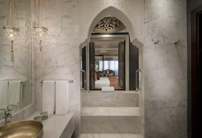 سوییت جونیور, Jumeirah Zabeel Saray Dubai