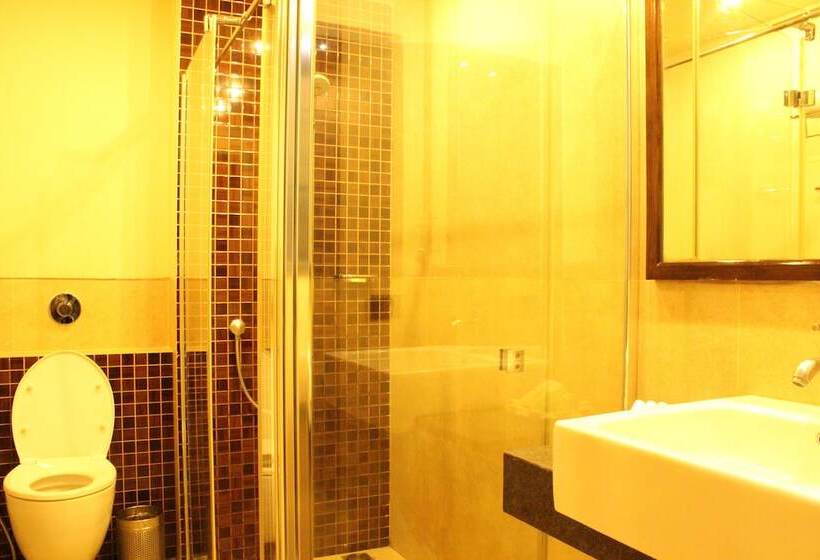 豪华房间, Justa Mg Road