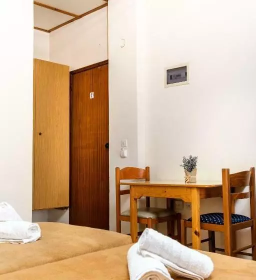 استودیوی استاندارد, Ilyssion Holidays