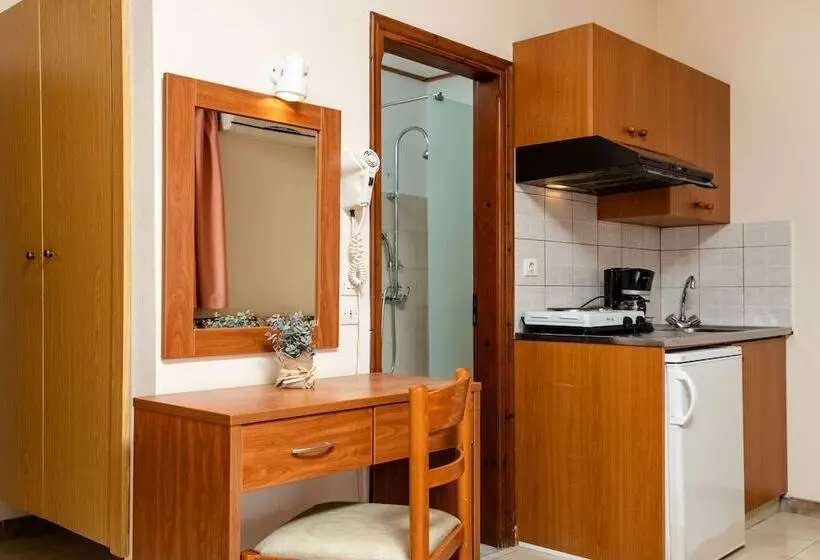 استودیوی لوکس, Ilyssion Holidays