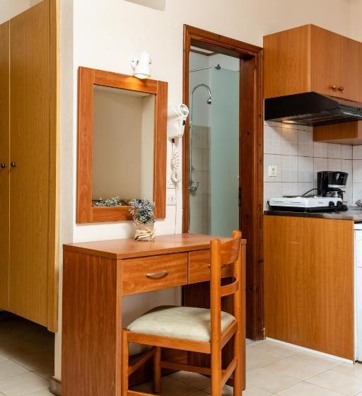 디럭스 스튜디오, Ilyssion Holidays