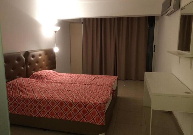 4인용 스탠다드 룸, Pambos Napa Rocks Adults Only