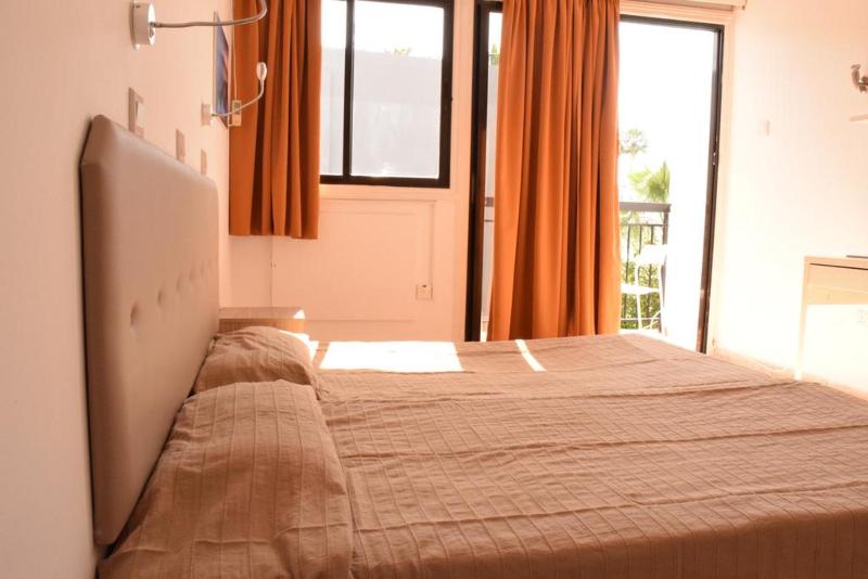 스탠다드 트리플 룸, Pambos Napa Rocks Adults Only