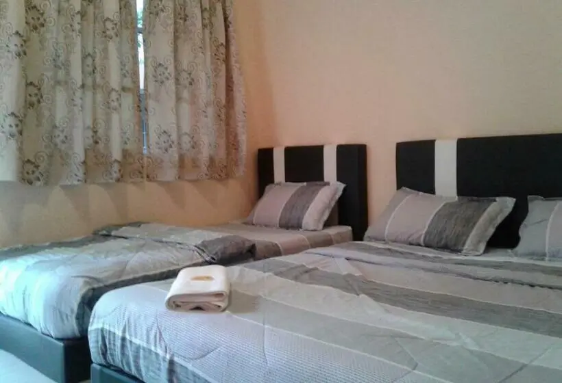 اتاق لوکس سه تخته, Hornbill Resort Pulau Pangkor