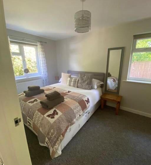 شقة غرفة نوم واحدة بالطابق الأرضى, Rivendell Park