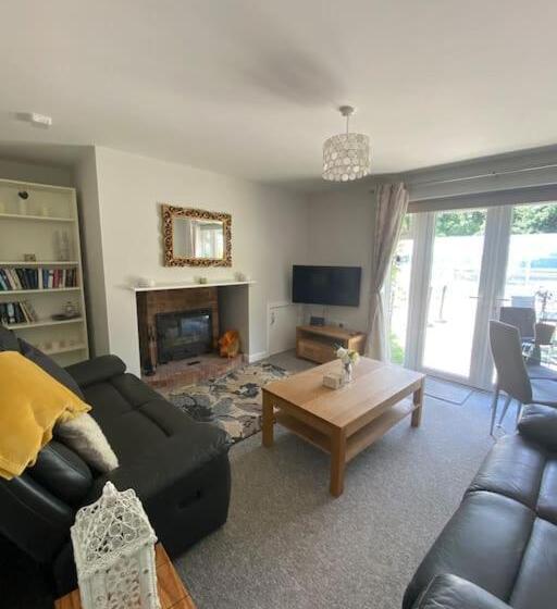 شقة غرفة نوم واحدة بالطابق الأرضى, Rivendell Park