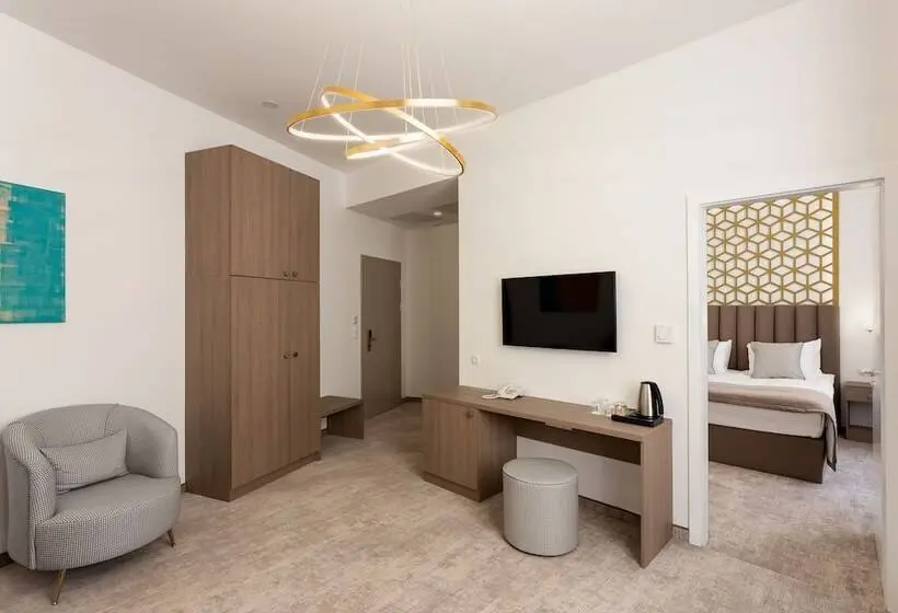 Junior Suite, Mera
