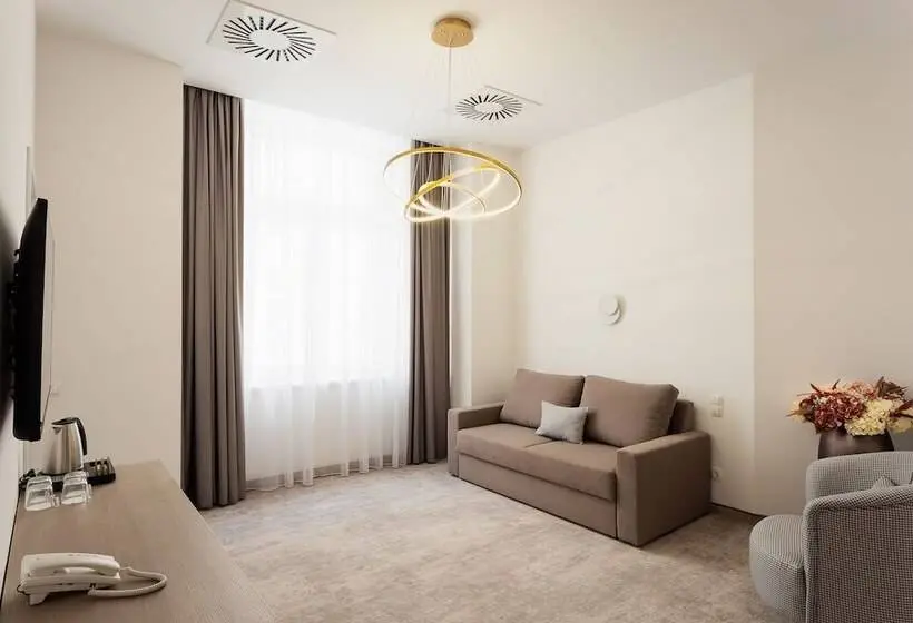 Junior Suite, Mera