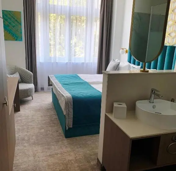 Habitació Superior, Mera