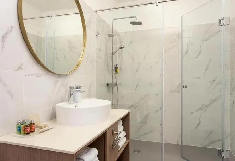 Junior Suite, Mera