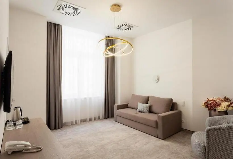 Junior Suite, Mera