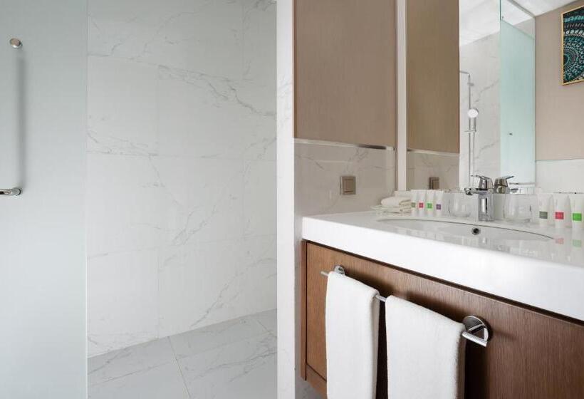 클래식 룸 킹 침대, Swissôtel Wellness Resort Alatau Almaty