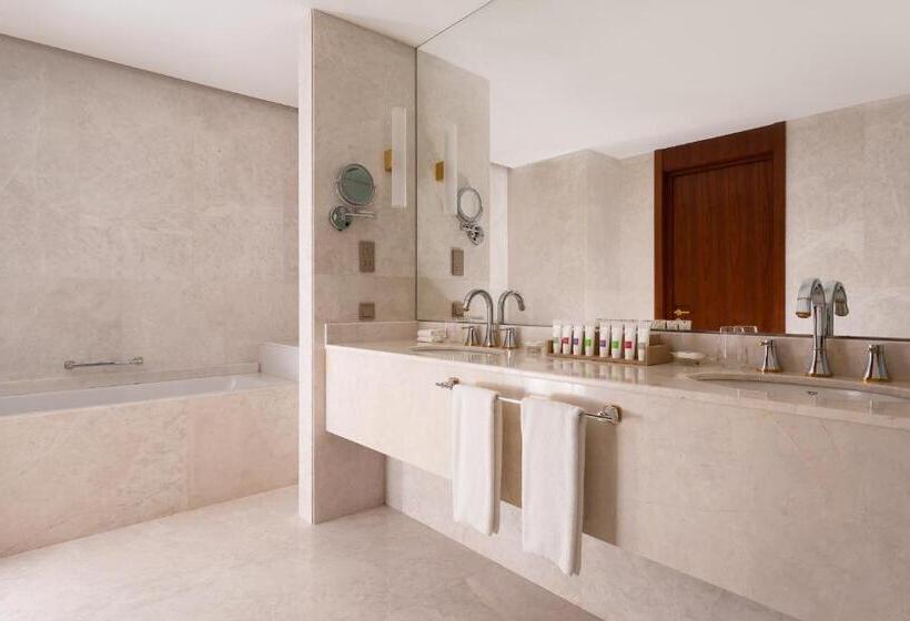 이그제큐티브 주니어 스위트, Swissôtel Wellness Resort Alatau Almaty