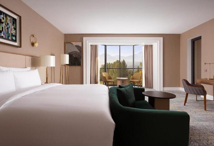 이그제큐티브 주니어 스위트, Swissôtel Wellness Resort Alatau Almaty
