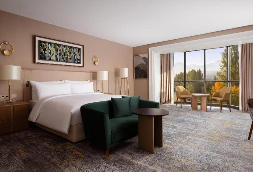 이그제큐티브 주니어 스위트, Swissôtel Wellness Resort Alatau Almaty