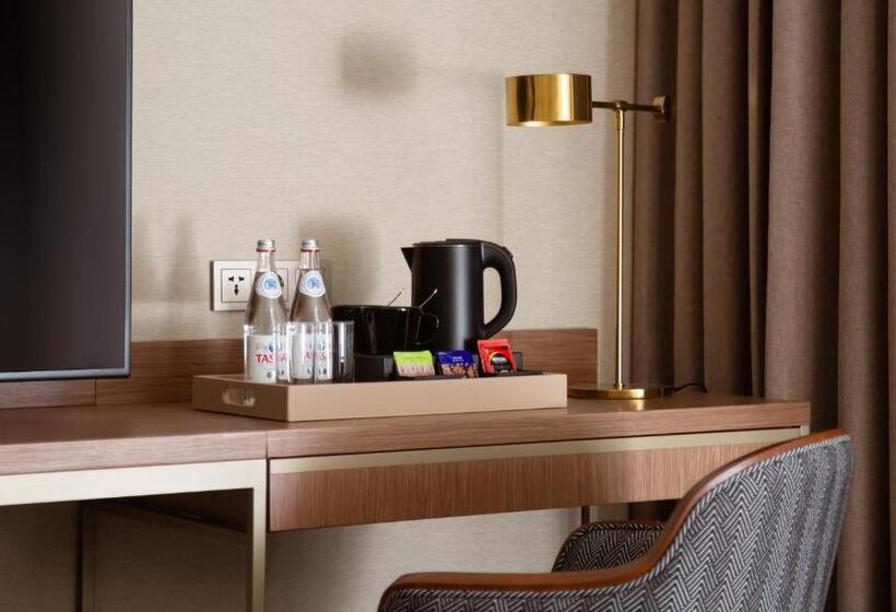 디럭스 스위트 킹 침대, Swissôtel Wellness Resort Alatau Almaty