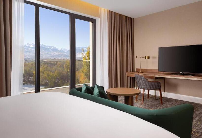 이그제큐티브 스위트, Swissôtel Wellness Resort Alatau Almaty