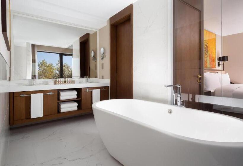 디럭스 스위트, Swissôtel Wellness Resort Alatau Almaty