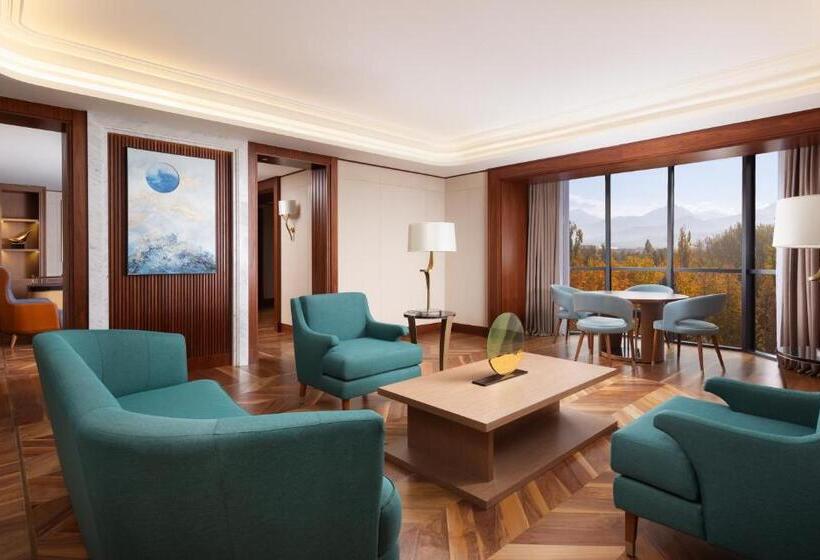 프레지덴셜 스위트, Swissôtel Wellness Resort Alatau Almaty