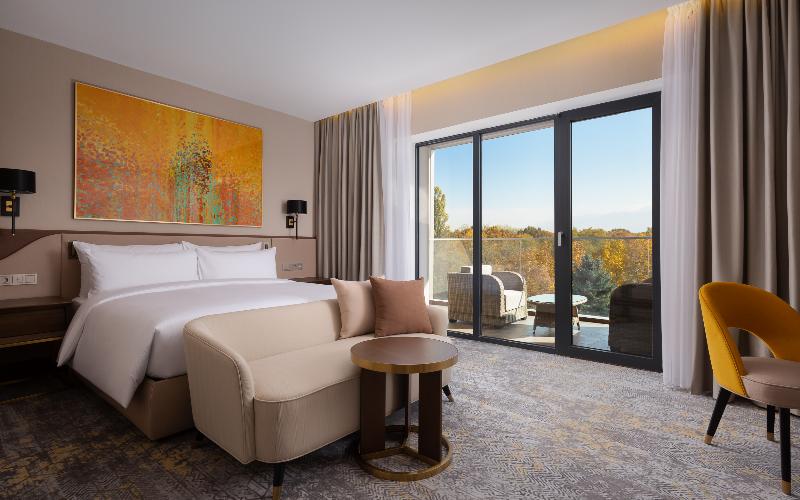 디럭스 룸 산전망, Swissôtel Wellness Resort Alatau Almaty