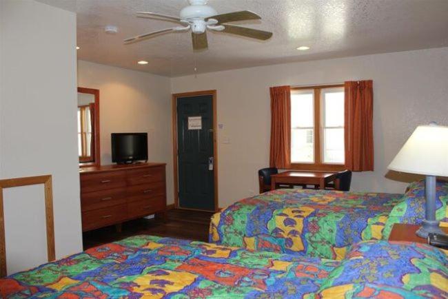 스탠다드 룸, Pony Island Inn