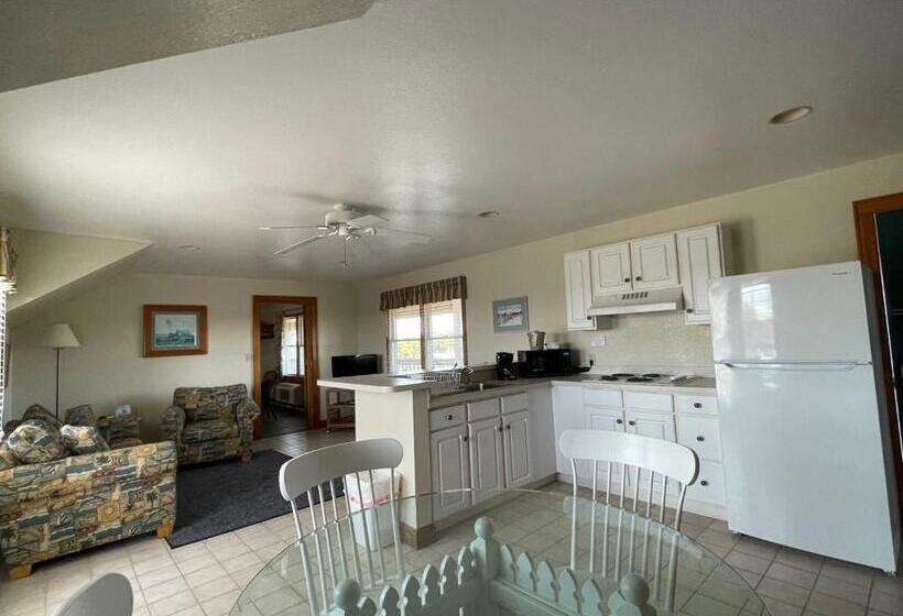 Люкс 2 Спальни, Pony Island Inn