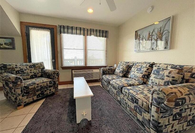 Люкс Superior, Pony Island Inn