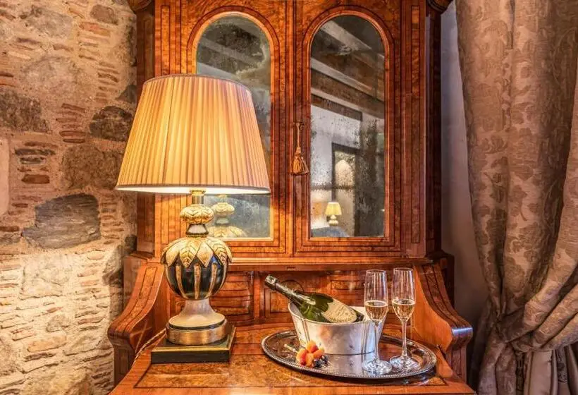 デラックスルーム, Bar Vitelli Charming Suites
