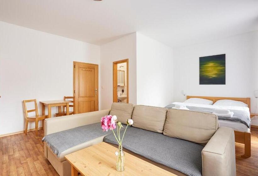 غرفة ديلوكس مزودة بشرفة, Penzion Dobík Pasečná