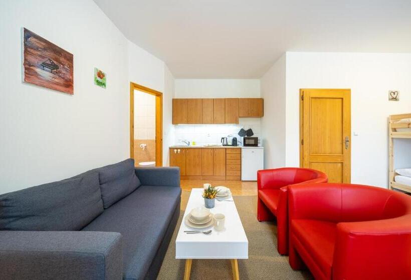 جناح كمفورت مع بلكونة, Penzion Dobík Pasečná