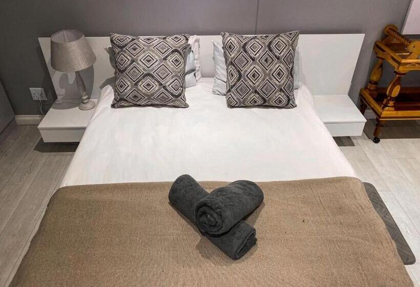 اتاق لوکس خانوادگی, The Penthouse