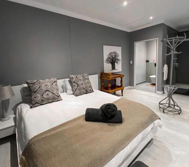 اتاق لوکس خانوادگی, The Penthouse