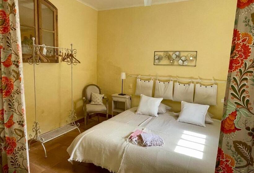 キングサイドベッドのスタンダードワンルーム, Villa Velleron