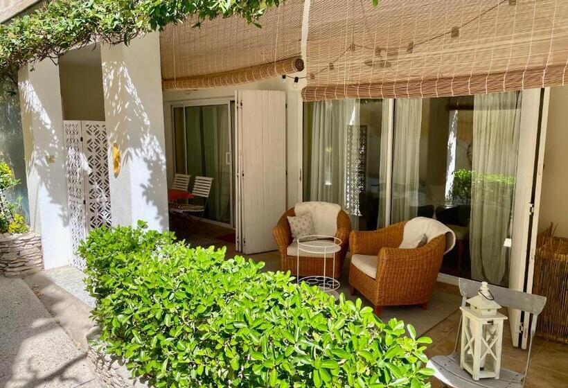 キングサイドベッドのスタンダードワンルーム, Villa Velleron