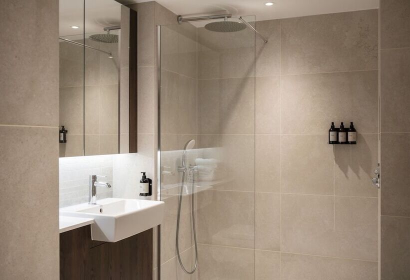 إستوديو سوبيريور, Cove Landmark Pinnacle