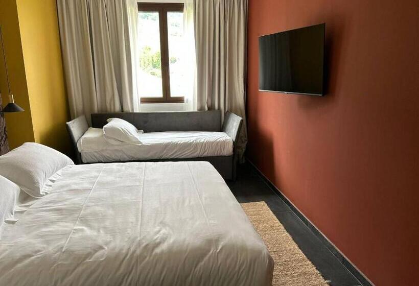 غرفة ديلوكس ثلاثية, Agriturismo Podere Cavaga Lago D Iseo Agribio Winery