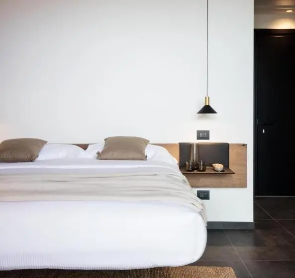 デラックスの４人部屋, Agriturismo Podere Cavaga Lago D Iseo Agribio Winery