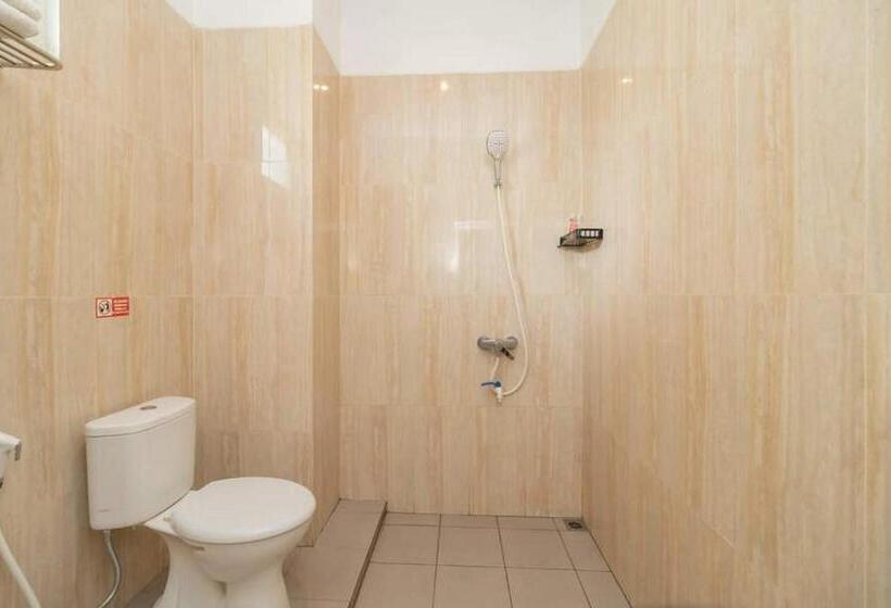 Family Room, Reddoorz Near Exit Tol Kotabaru Itera Lampung