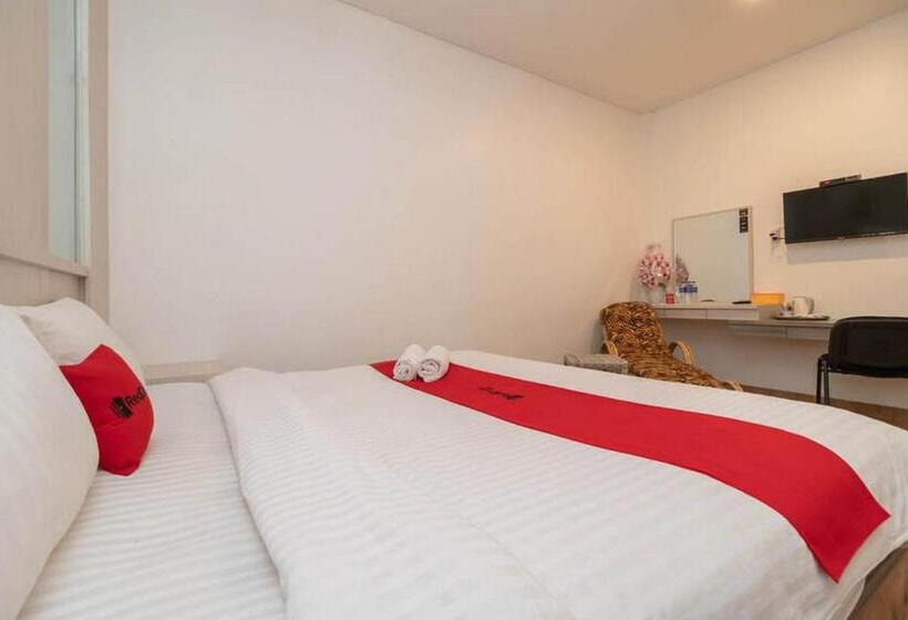 Family Room, Reddoorz Near Exit Tol Kotabaru Itera Lampung